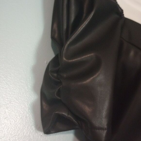 Haute Monde faux leather off shoulder cropped top - Picture 5 of 10